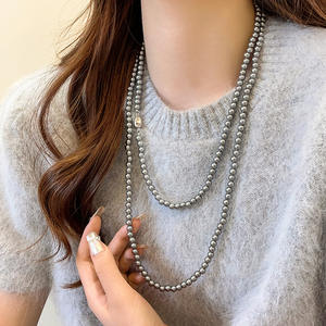 Collar de Perlas Grises Ligero de Lujo para Mujer, Versión Coreana, con Hebilla Larga de Lingote de Oro, Cadena de Alta Gama para Suéteres - Product Image 2