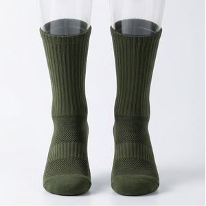 ถุงเท้ากีฬาโลโก้แบบกำหนดเอง กันลื่น สำหรับฟุตบอล  ระบายอากาศได้ดี  สำหรับทีมฝึกซ้อมฟุตบอล  สีตามสั่ง - Product Image 1