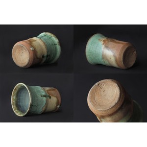 Taza de cerámica hecha a mano de alta calidad, estilo Wabi-Sabi, con esmalte verde mate, reutilizable para uso doméstico. - Product Image 2