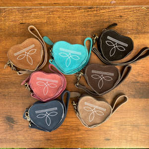 Nuevo Mini monedero con cremallera de cuero de ante en forma de corazón con muñequera, monedero Vintage para mujer, monedero de cuero genuino a la moda - Product Image 3