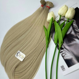 Extensions de cheveux humains Remy vietnamiens à pointe plate en kératine, blond platine, personnalisées par Sun Hair Company - Product Image 3