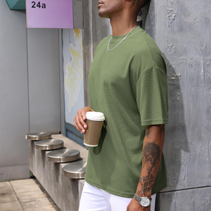 เสื้อยืดโอเวอร์ไซส์สำหรับผู้ชายเสื้อเชิ้ตทรงโอเวอร์ไซส์ลำลองผ้านุ่มสีทึบและใส่สบาย - Product Image 2