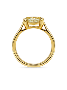 Anillo de compromiso solitario ovalado East West con un diamante amarillo de fantasía de 1+ quilates cultivado en laboratorio en oro amarillo de 18 quilates - Product Image 4