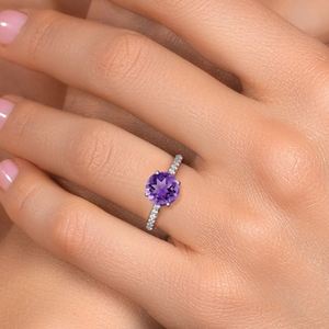 แหวนหมั้นเพชรพลอยอเมทิสต์ทรงกรงเล็บ ตัวเรือนเงินแท้ 925 ชุบทอง หรูหรา ได้รับการรับรอง ของขวัญประจำเดือนกุมภาพันธ์สำหรับเธอ - Product Image 3