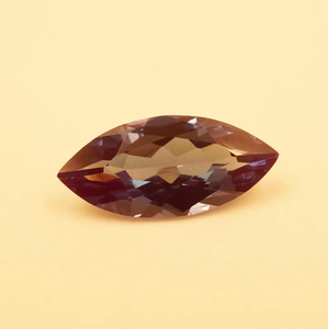 Pierre précieuse Alexandrite de laboratoire de 2 carats, taille marquise à changement de couleur (13x6x3.5MM) - Product Image 2