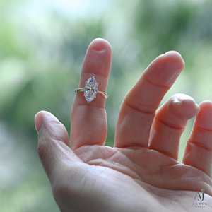 แหวนหมั้นเพชรโมอิสซาไนต์ทรงมาร์คีส์ ชุบทอง 14K เครื่องประดับเจ้าสาวสำหรับผู้หญิง - Product Image 4