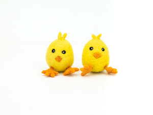 Wholesale Handmade Needle Felt <b>Easter</b> <b>Chick</b> with Purple <b>Egg</b> Ornament for Spring Decorations and Seasonal Craft Supply - Product Image 2