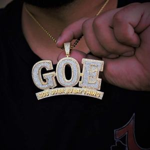 Pendentif GOE God Over Everything plaqué or avec cristaux et strass, bijoux hip-hop pour hommes - Product Image 1