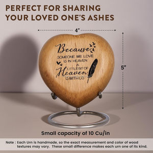 Urnes souvenirs en bois gravées en forme de cœur pour cendres humaines Petite crémation funéraire décorative avec présentoir - Product Image 2