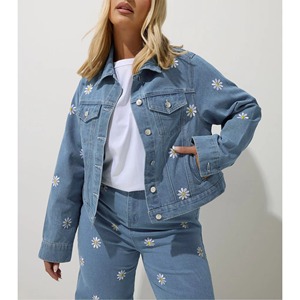 Chaqueta Vaquera Elegante para Mujer, Corte Regular, con Botones, Ecológica, Informal, Bordado Oscuro, Servicio OEM Personalizable, a la Moda - Product Image 4