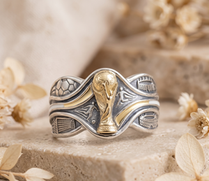 Bague de trophée de football 3D personnalisée en argent sterling 925, bague pour fan de football, bijoux commémoratifs de fête, fabricant en gros - Product Image 1