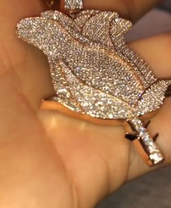 Collar de Lujo Personalizado con Colgante de Rosa Iced Out, Flor de Moissanita y Diamantes, Micro Pavé, Plata de Ley 925, Bañado en Oro Rosa - Product Image 2