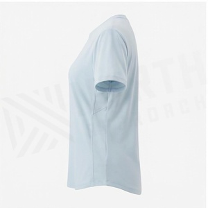 Camiseta Deportiva de Manga Corta con Cuello Redondo en Azul Claro, Estilo Nórdico, 100% Poliéster, Transpirable, Color Sólido, para Mujer - Product Image 3