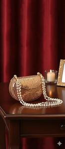 Bolso de mano de lujo con estampado de dibujos animados en relieve para mujer - Cartera de noche adornada hecha a mano con correa de cadena - Clásico para bodas - Product Image 4