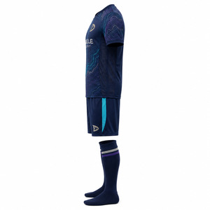 Fabricante Profesional de Uniformes de Fútbol OEM, Sublimación Completa, Uniformes de Fútbol Unisex con Cuello en V, Jersey Deportivo Personalizado de Verano - Product Image 4