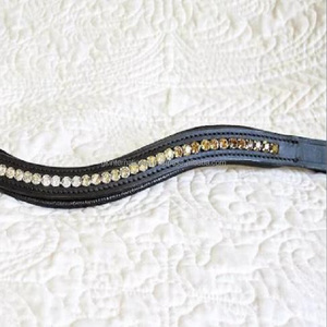 Venta al por mayor de fábrica, suministro de todas las formas, banda de frente de caballo de cuero hecha a medida en mazorca completa con diamantes de imitación de cristales dorados de diseñador - Product Image 6