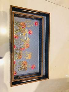 Bandeja de Madera Hecha a Mano en India con Decoración Meenakari, Elegante Plato Decorativo de Lujo con Arte Tradicional, Apto para Lavavajillas - Product Image 2