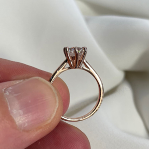 Anillo de compromiso de plata 925 con baño de rodio, circonita cúbica de corte princesa cuadrado de 6 mm con engaste de garras, para diseño clásico, joyería fina. - Product Image 4