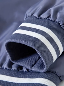 Chaqueta Varsity Azul Satinado para Hombre, Impermeable, Estilo Vintage, Cierre de Botones, Corte Regular, Estilo Casual, Cuello Alto, Poliéster - Product Image 4