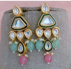 สร้อยคอ Kundan สองชั้นพร้อมต่างหูสำหรับผู้หญิงเครื่องประดับดีไซเนอร์สำหรับงานแต่งงาน - Product Image 2