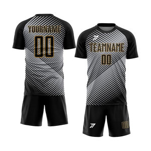 ชุดฟุตบอลแบบคัลเลอร์บล็อก ชายหญิง เสื้อเจอร์ซีย์สองสี ระบายอากาศได้ดี โพลีเอสเตอร์ รับออกแบบโลโก้และหมายเลขตามสั่ง ผลิตแบบ OEM ขายส่งจากโรงงานโดยตรง - Product Image 1