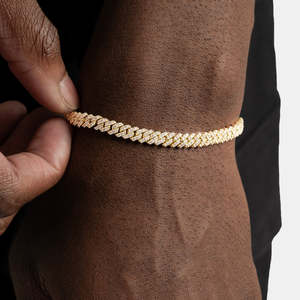 Bracelet cubain de luxe serti de pierres |   Bracelet Miami Cuban en or plaqué 18 carats avec micro-pavé pour hommes - Product Image 5