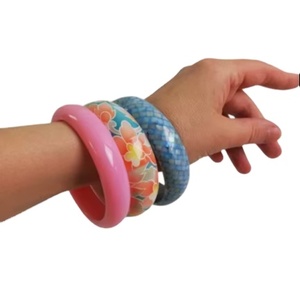 Juego de Brazaletes Artísticos Modernos Hechos a Mano con Resina Maestro, Joyería de Boda para Mujer con Personalización - Product Image 1