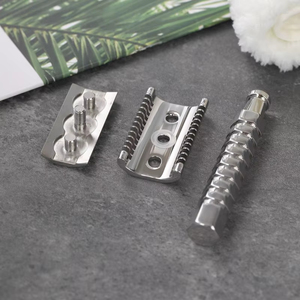 Maquinilla de Afeitar Profesional de Seguridad con Cuchilla de Acero Inoxidable Reutilizable para Hombres, Depilación con Diseño Único y Personalizado - Product Image 6