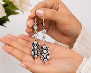 Boucles d'oreilles pendantes longues en argent oxydé avec zircon, directement de l'usine, pour mariage |   Boucles d'oreilles pendantes tendance en gros - Product Image 3