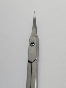 Tijeras profesionales para cutículas con cuchillas afiladas, punta puntiaguda y doble curvatura para uso doméstico y en salones de belleza. - Product Image 4