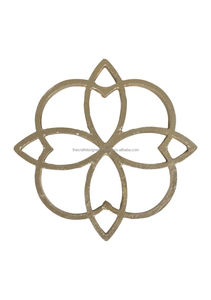 ขาตั้งสามขาโลหะสีเงินหรูหราสำหรับเคาน์เตอร์ห้องครัวให้รูปลักษณ์เรียบง่ายและป้องกันความร้อนได้ดี - Product Image 4