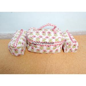 ขายส่ง ชุดกระเป๋าเครื่องสำอางแบบพกพาอเนกประสงค์ 3 ชิ้น ทำจากผ้าฝ้ายแท้ 100% เป็นมิตรกับสิ่งแวดล้อม ทนทาน มีซิป หูหิ้วนุ่ม ดีไซน์ทันสมัย - Product Image 1