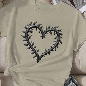 T-shirt comfit femme coeur avec vigne et feuilles - Product Image 3