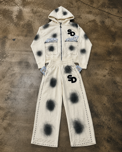 Conjunto Oversize de Sudadera con Capucha y Cremallera y Pantalones de Chándal de Pierna Ancha, Estilo Urbano, Blanco, Ecológico, Personalizado, con Texto de Pedrería y Detalle Desgastado - Product Image 6