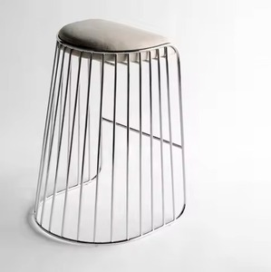 Ensemble de tabourets et chaises de bar rustiques en bois massif avec structure en fer noir pour cuisine et bar à petit-déjeuner, directement du fabricant - Product Image 6