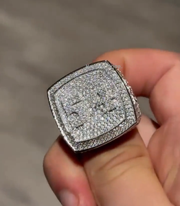 แหวนฮิปฮอปผู้ชายประดับเพชรเงินแท้ 925 ทรงกลมเจียระไนแบบบริลเลียนท์ เพชรโมอิสซาไนต์สีขาว แหวนที่ระลึก เครื่องประดับ - Product Image 1