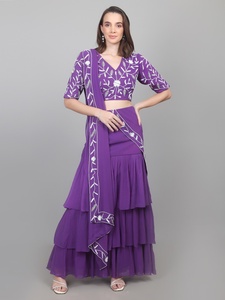 Hermoso sari de fiesta para mujer, estilo diseñador, listo para usar, con volantes, lentejuelas y adornos de cuentas. - Product Image 3
