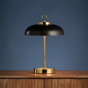Lámpara de Mesa Contemporánea de Latón Metálico con Base Redonda para Decoración de Sala de Estar - Product Image 3