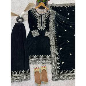 Ensemble de costume de fête pour femmes, haut, sharara, dupatta avec broderie lourde et travail de séquence - Product Image 4
