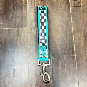 Fábrica al por mayor OEM ODM diseño personalizado tablero de ajedrez a cuadros perro plomo cuero genuino mascota plomo perro tráfico plomo para uso al aire libre - Product Image 5