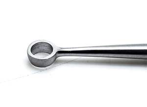 Cureta Dérmica Fox de Alta Calidad, Recta, de Acero Inoxidable, Quirúrgica, Manual, Reutilizable, con Certificación CE, por Surgical Instruments - Product Image 2