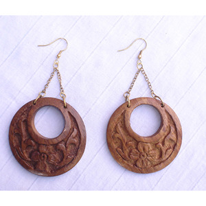 Boucles d'oreilles pendantes en bois naturel faites à la main pour femmes, vente en gros, bijoux personnalisés avec logo - Product Image 6