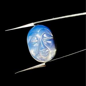Opalite visage humain sculpté à la main forme ovale sculpture de pierres précieuses en vrac pour la fabrication de bijoux en gros Opalite visage Figurines breloques en vrac - Product Image 2