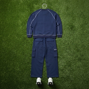 Conjunto Deportivo de Dos Piezas para Hombre, Sudadera Azul Marino con Cuello Redondo y Pantalones Jogger Cargo, Costuras en Contraste, Estilo Casual Urbano - Product Image 6