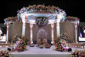 Mandap de Boda Triple de FRP, el Más Hermoso, Decoración para Boda Maharani, Mandap de Boda Gujarati en Línea, Decoración para Boda con Tres Pilares, EE. UU. - Product Image 4