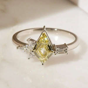 Anillo de Diamantes Cultivados en Laboratorio de Diseño de Lujo en Oro de 10K/14K/18K para Mujer, Joyería de Alta Calidad con Corte Lozenge IGI, Anillo de Compromiso y Boda - Product Image 2