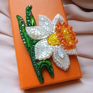 Broche Decorativo con Cuentas y Bordado Colorido, Pin de Solapa Artesanal Premium con Cuentas en Forma de Flor para Vestidos - Product Image 2