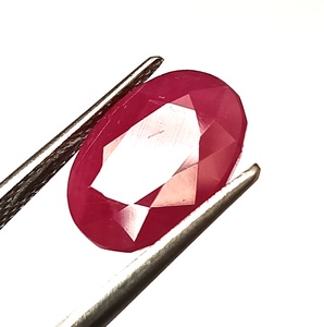 พลอยทับทิมแอฟริกันธรรมชาติ 5 กะรัต รูปไข่ เจียระไนเหลี่ยม แบบเม็ดเดี่ยว - Product Image 5
