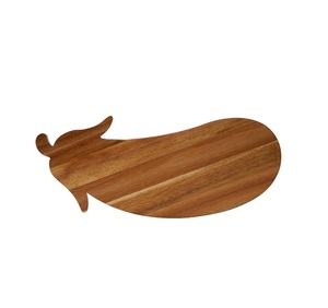 Tabla de Cortar de Madera con Forma de Berenjena para Cocina, Restaurante, Catering, Preparación de Alimentos y Aplicaciones de Cocina Familiar - Product Image 1