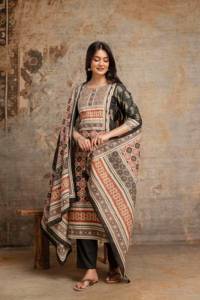 Conjunto de traje recto de algodón premium de 60×60 para mujer con kurta estampada, pantalones a juego y dupatta para la colección de ropa étnica informal. - Product Image 5